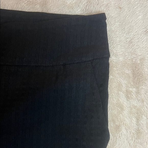 S.C. & Co. Black Slim Leg Trousers Pull On Textured sz 10 - Picture 4 of 12